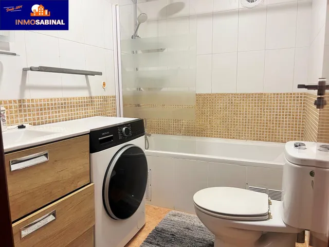 Piso Reformado en Roquetas de Mar: Oportunidad Única con Terraza y Cercanía a la Playa — 17