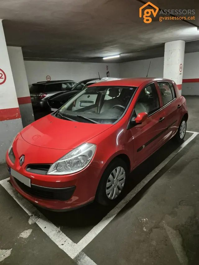 PLAZA DE PARKING PARA COCHE MEDIANO — 3
