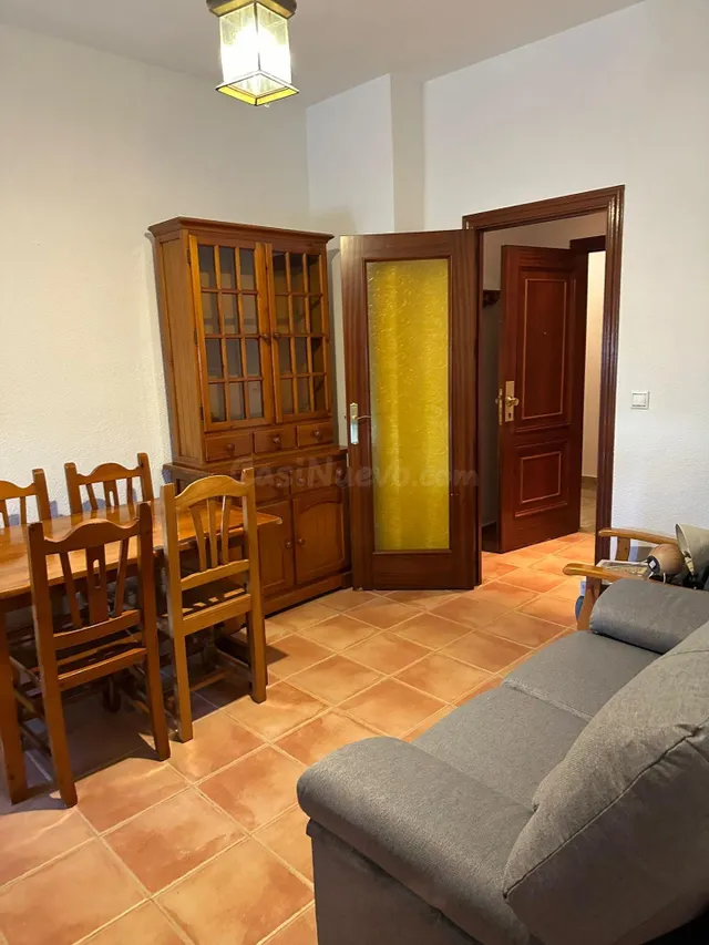SE ALQUILA PISO PARA ESTUDIANTES O PROFESIONALES, EN AV. DIV - foto 4
