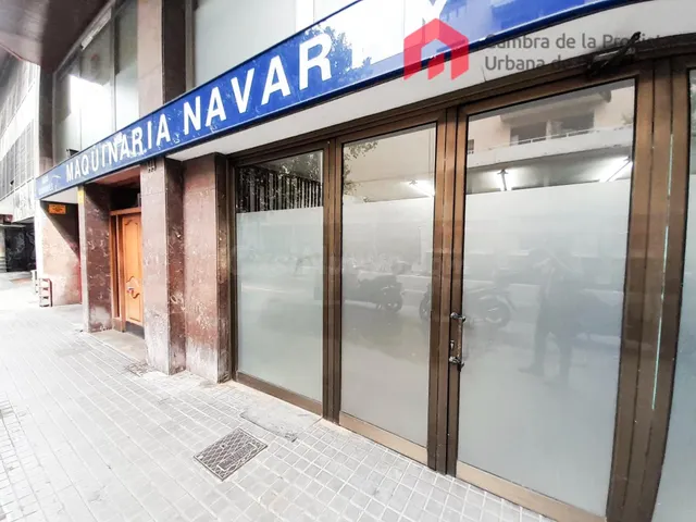 LOCAL DE 1435 m2 con amplia fachada y vado en SANT ANTONI — 3
