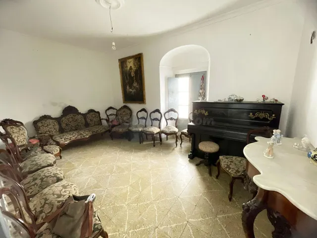 Gran casa con 17 habitaciones y amplio patio en pleno centro - foto 4