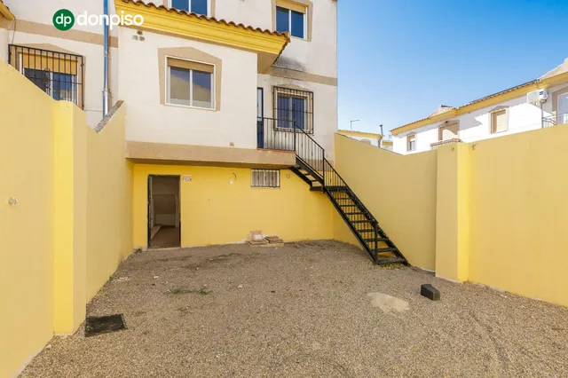 ¡Casa pareada con patio privado en Cijuela! Granada — 24