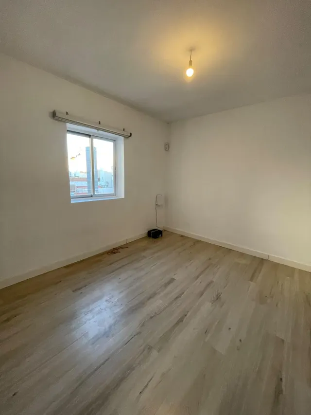Piso reformado de 3 habitaciones con dos terrazas — 22