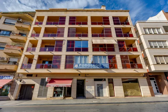 Espectacular Apartamento de 3 dormitorios en el Centro de Torrevieja — 28
