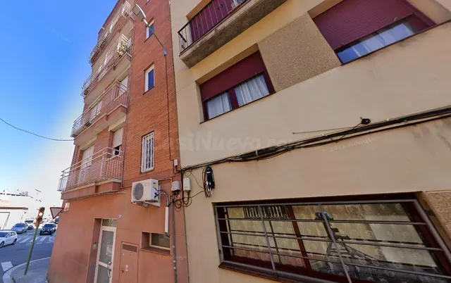 Se vende PISO OKUPADO en Calle de Sierra Nevada Nº 30 Sabade