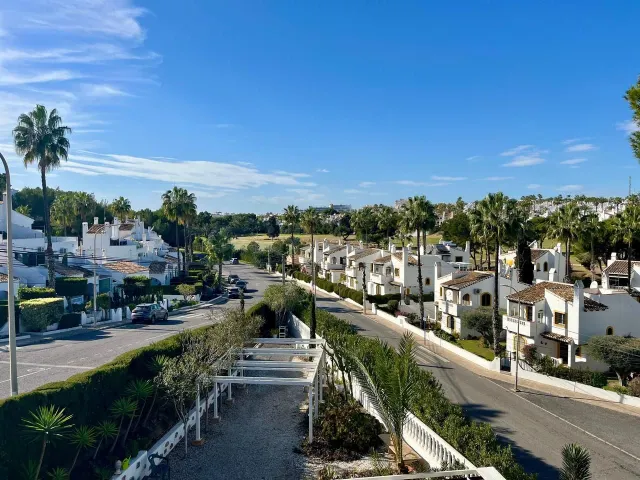 Villa 4 habitaciones 184m² en venta - Villamartin — 5