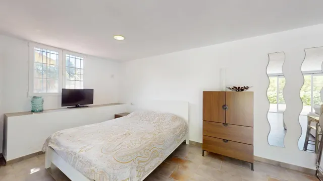 VILLA DE 5 DORMITORIOS Y 3 BAÑOS EN LA ZENIA — 32