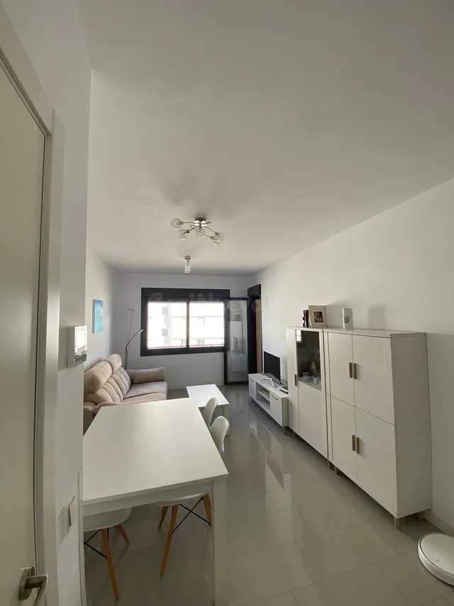 Amplio y Moderno Apartamento en Torre del Mar - Alquiler de  - foto 4