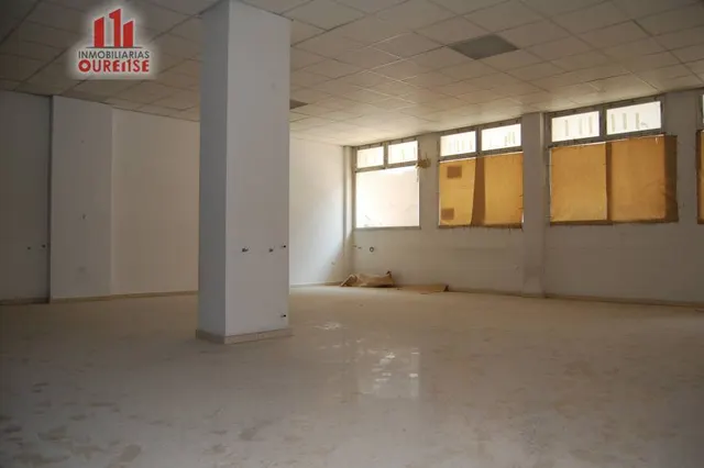 AMPLIO LOCAL COMERCIAL EN EL VEINTIUNO — 7