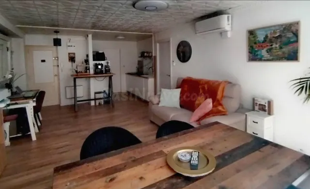 COQUETO APARTAMENTO DE 2 DORMITORIOS, TOTALMENTE REFORMADO E - foto 3