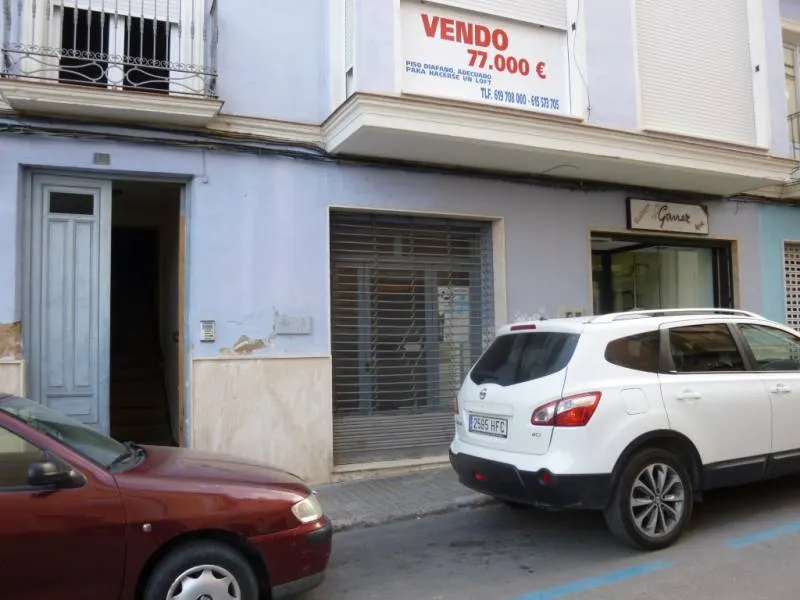 OCASION - LOCAL DE 200 M2 EN C/ ANICETO COLOMA