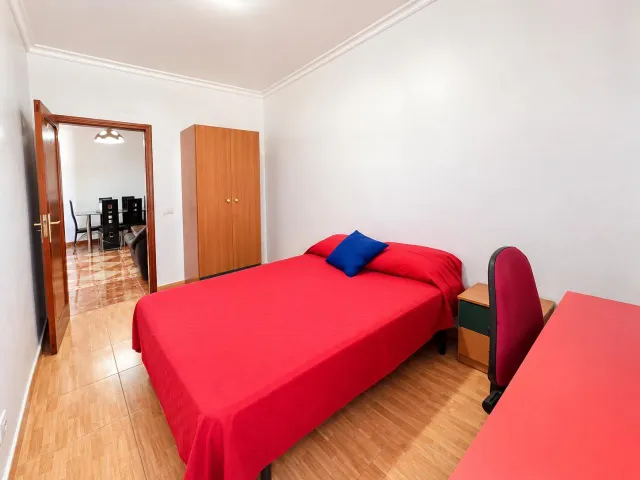 Vivienda de cuatro dormitorios con balcón en Arucas - Santidad — 18