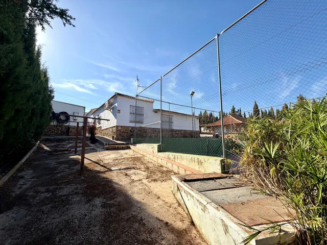 Finca en Mollina con casa, piscina, pista de tenis y 7.000 m2 de olivar. — 39