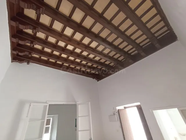 AMPLIA CASA PALACIO A REFORMAR EN EL CENTRO - foto 5