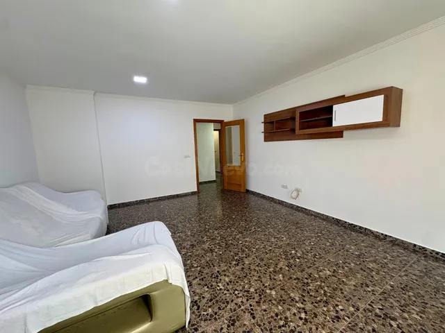 Alquiler SIN MOBILIARIO por 800€ — 3