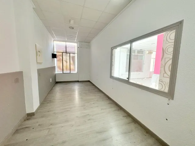 LOCAL COMERCIAL ESQUINA EN ELDA, ZONA MURILLO — 9