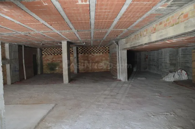 LOCAL DE 249 m2 EN BENALMÁDENA COSTA - foto 4