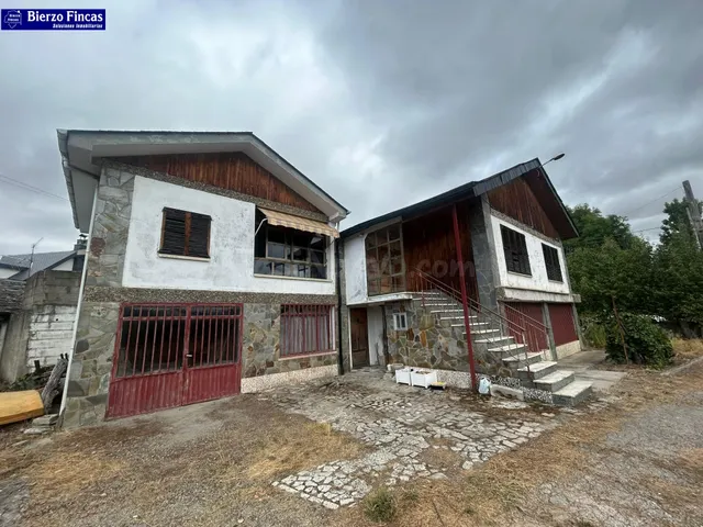 SE VENDE CASA EN CARRACEDELO