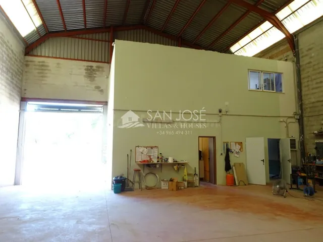 VENTA DE NAVE INDUSTRIAL EN HONDÓN DE LAS NIEVES EN POLÍGONO - foto 3