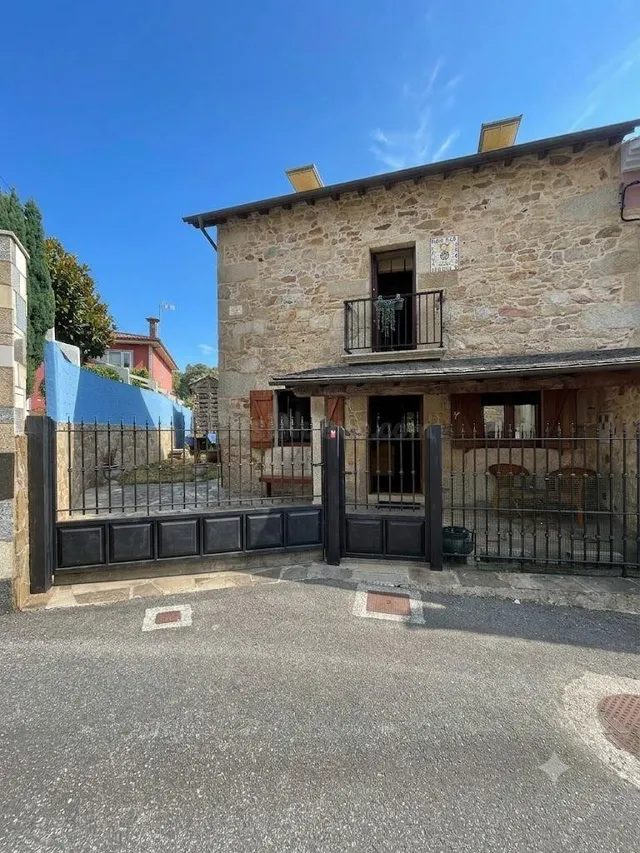 SE VENDE EXCLUSIVA CASA DE PIEDRA CON ENCANTO RÚSTICO Y AMPL - foto 5