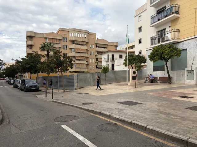 Piso en alquiler de larga temporada en Avenida Blas Infante – 1.300 €/mes — 23