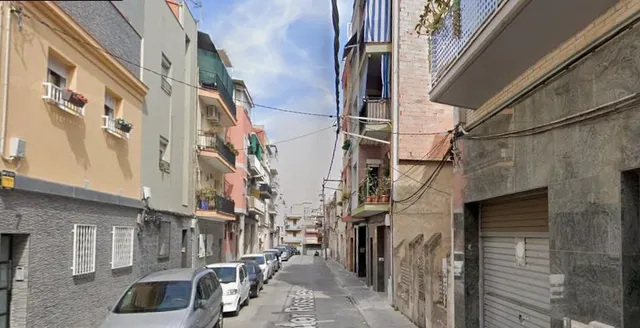 LOCAL COMERCIAL EN BADALONA