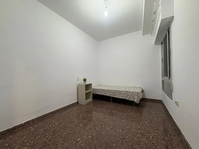 AMPLIO PISO EN PLENO CENTRO DE LLIRIA — 14