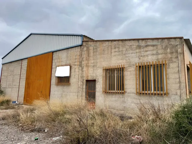Nave industrial 550m2 con parcela de 3200m2.