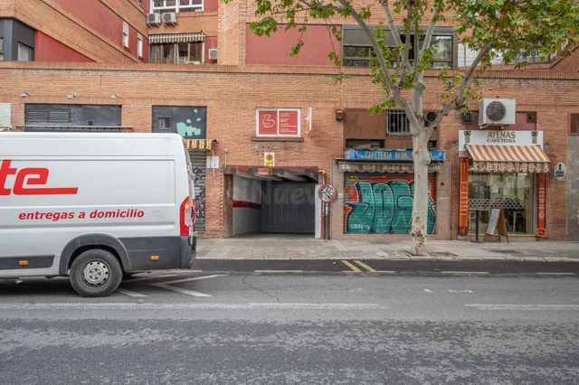 Garaje cerrado Avenida Madrid — 4