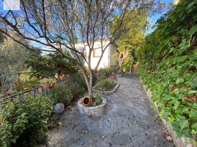 Fantàstica casa amb jardí a la urbanització de Sant Carles, La Roca del Vallès. — 28