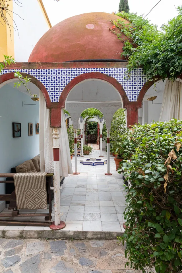 Ponemos a la venta este precioso y peculiar chalet con pisci - foto 5