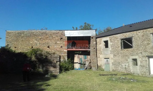 SE VENDE CASA DE PIEDRA SEMI-REFORMADA CON FINCA CERRADA CER - foto 2