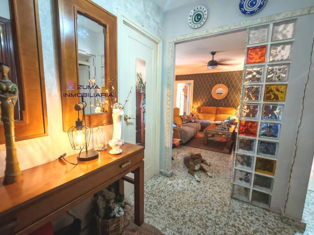 Piso en Málaga con piscina comunitaria y terraza. — 2