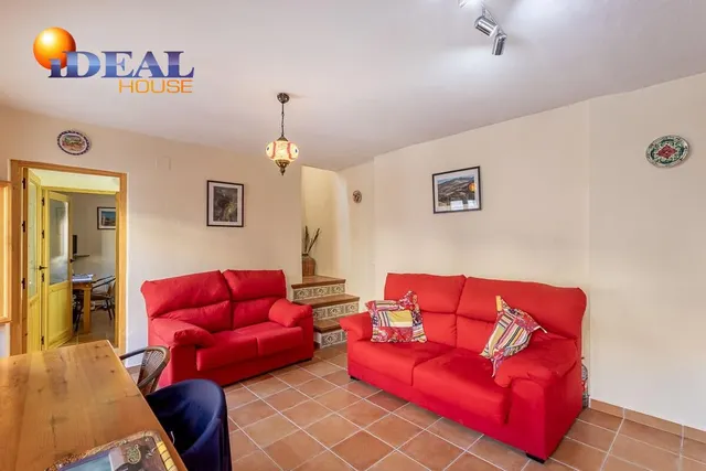 GR3929 - Alhama de Granada - Casa de pueblo reformada con patio delantero y azotea — 11