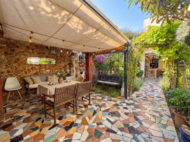 Casa con jardin privado y dos terrazas en el corazon de Port