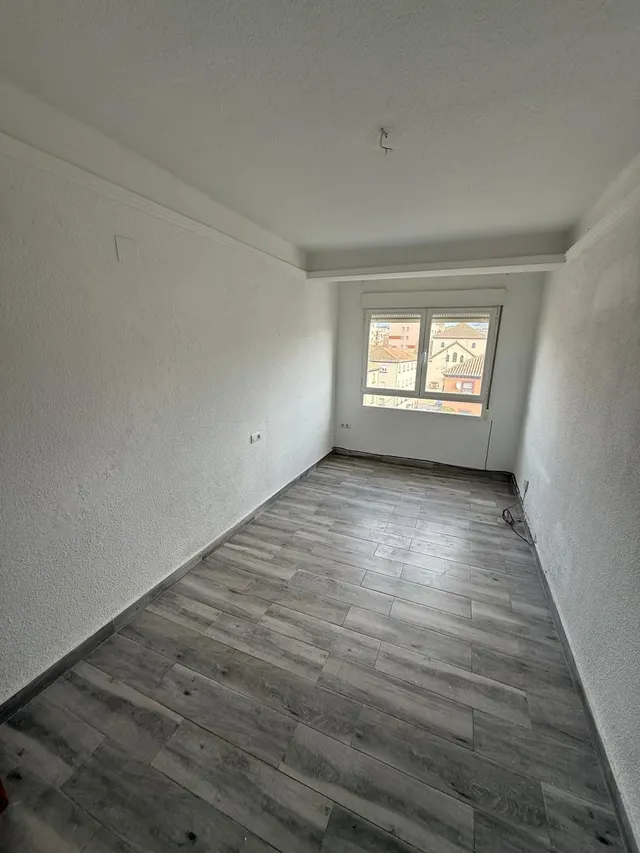 Piso reformado de 3 dormitorios en alquiler de temporada – Zaidín — 6