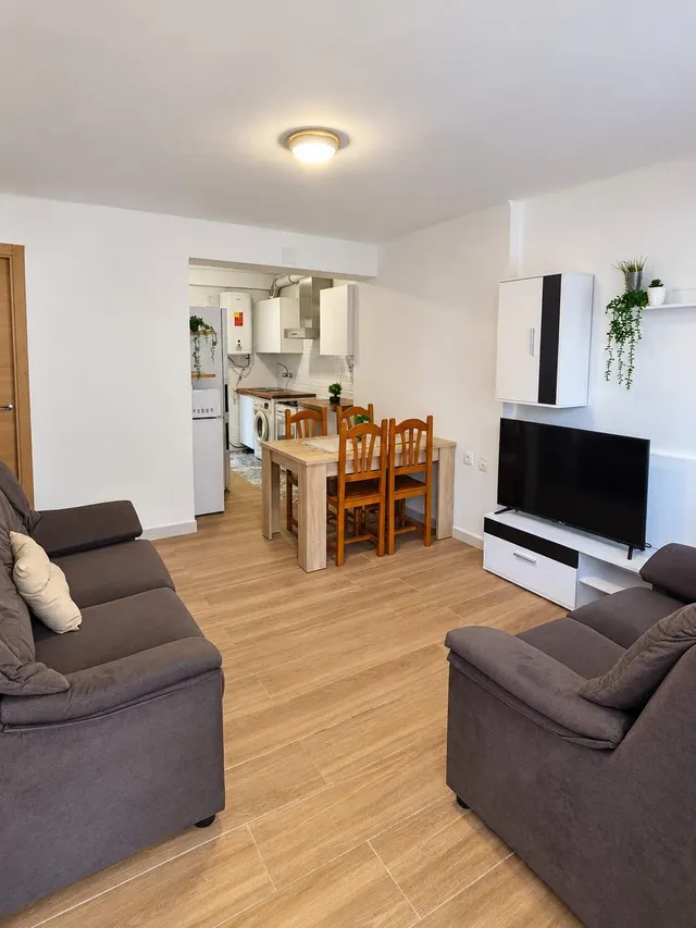 Oportunidad Única en Primera Línea de Playa Lisa: Encantador Apartamento Reformado — 12