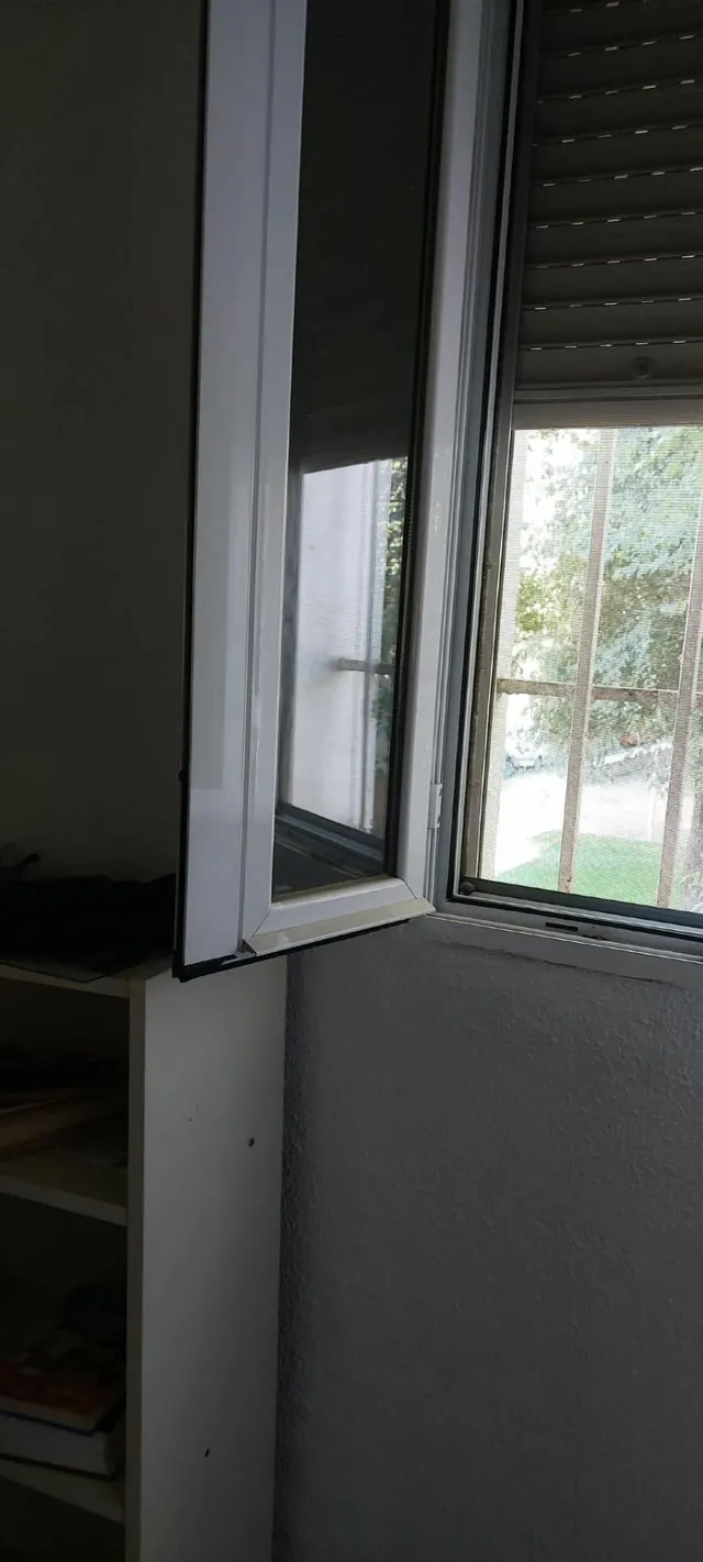 Casa con dos pisos completos junto a renfe — 15
