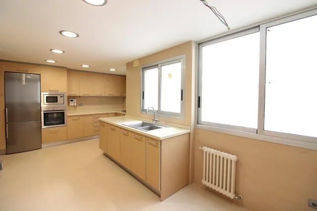 EXCLUSIVA VIVIENDA DE CASI 200M2, REFORMADA A ESTRENAR Y A POCOS PASOS DEL CAUCE DEL TURIA — 10