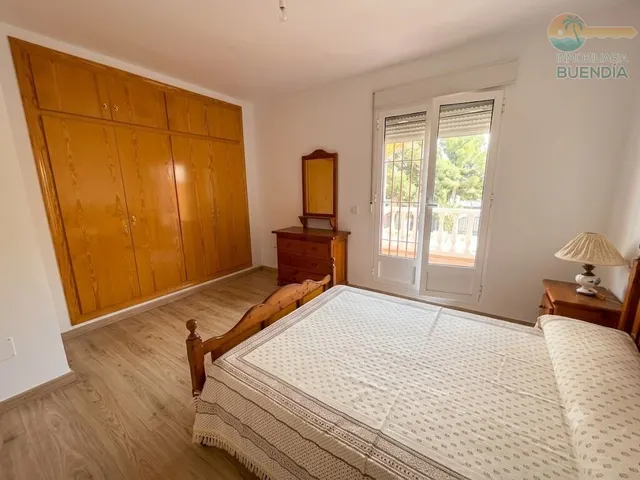Triplex en bahia con amplias terrazas y plaza de parking — 13