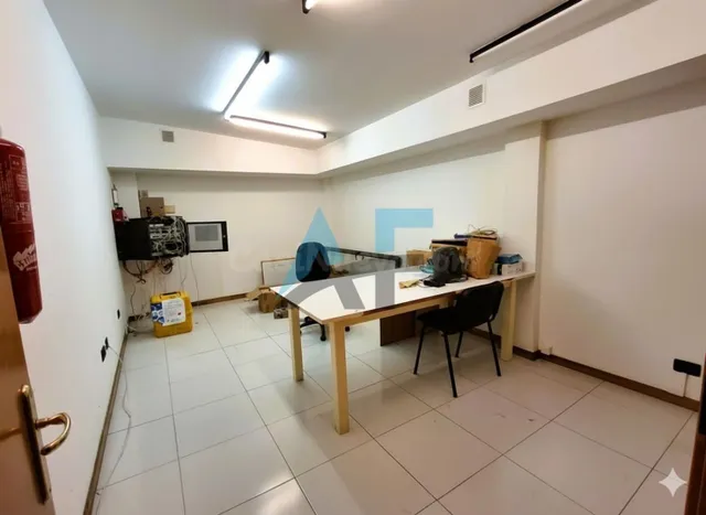 Local comercial en Avenida de Zamora - Ourense | En alquiler - foto 3