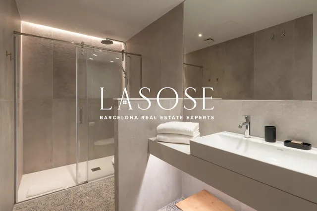 Impresionante dúplex con terraza privada en alquiler en La Salut — 47