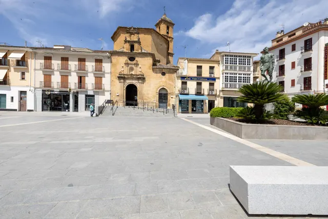 🏠 AMPLIO PISO EN EL CENTRO DE ALCALÁ LA REAL – 190 m2 CON TERRAZA Y OPCIÓN DE GARAJE — 44