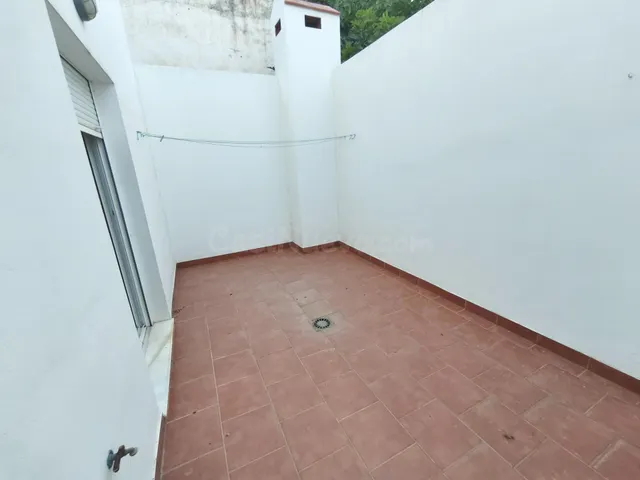 Piso en Planta Baja con Espacios Exteriores Privados! — 11