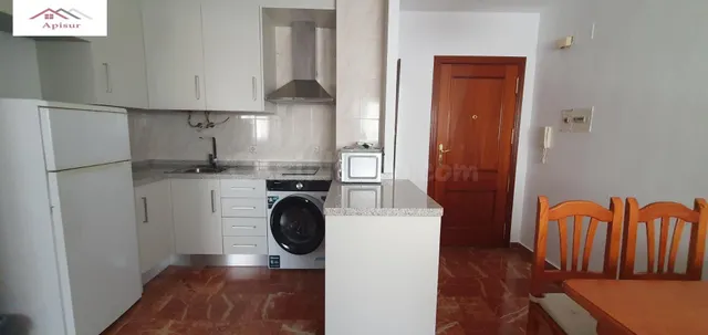 SE ALQUILA APARTAMENTO EN ZONA UNIVERSIDAD — 3