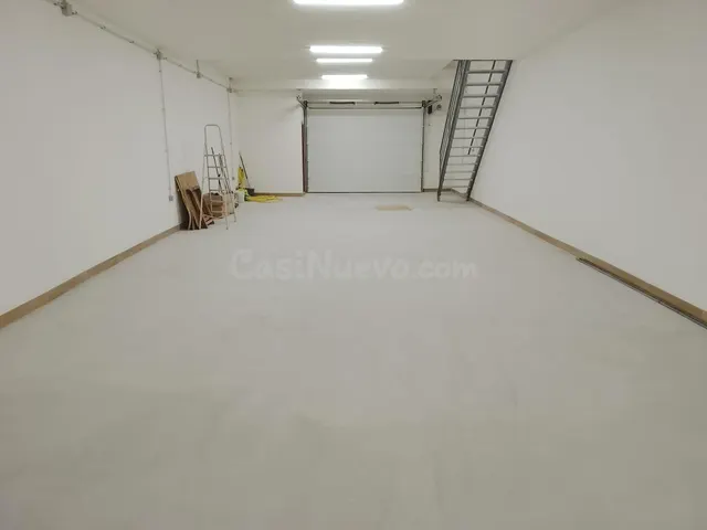Oportunidad única: nave reformada en alquiler por 1.200 €/me - foto 4