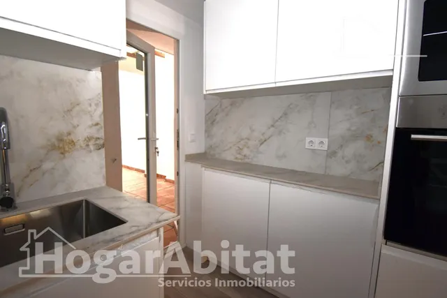 Reformado y muy bonito con balcón junto av. del maestro rodrigo — 14