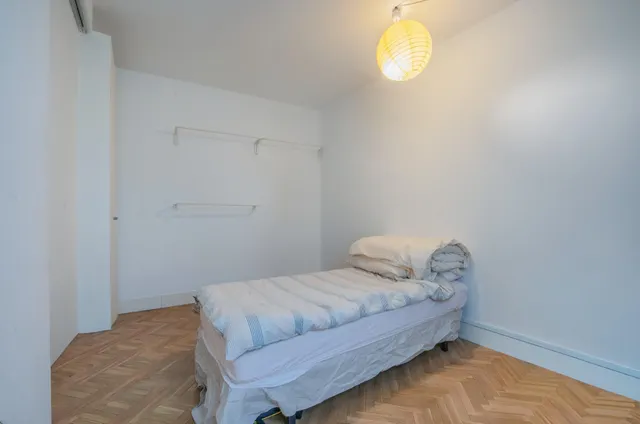 Piso  Ideal Para Reformar  Calle San Lorenzo — 23