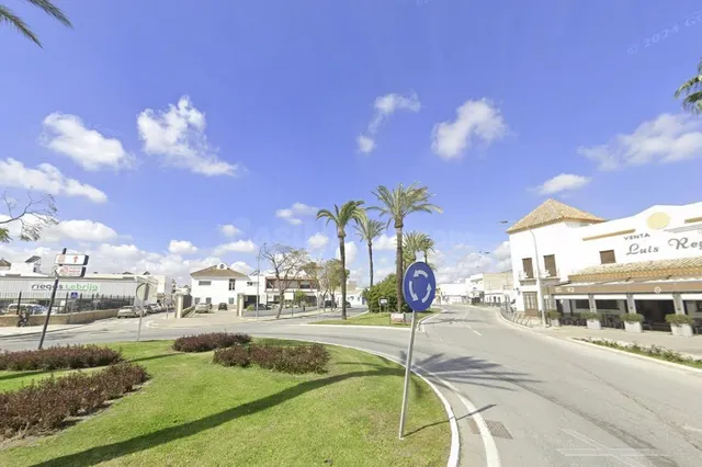 VIVIENDA EN LEBRIJA