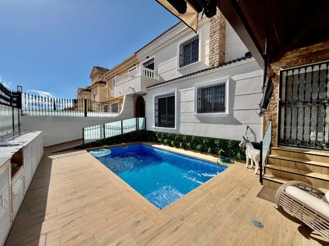 Casa 4 habitaciones 189m² en venta - La Zenia — 42